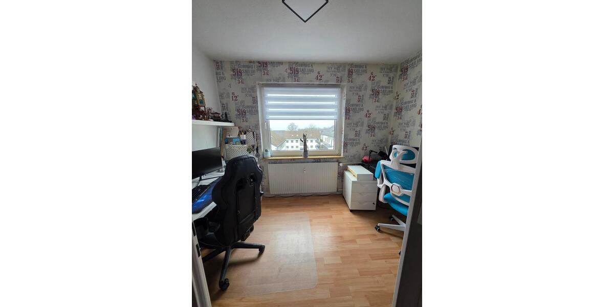 Etagenwohnung Wermelskirchen - 2.5 Zimmer, 71 m&sup2;, 750&euro; | Angebot:25102653