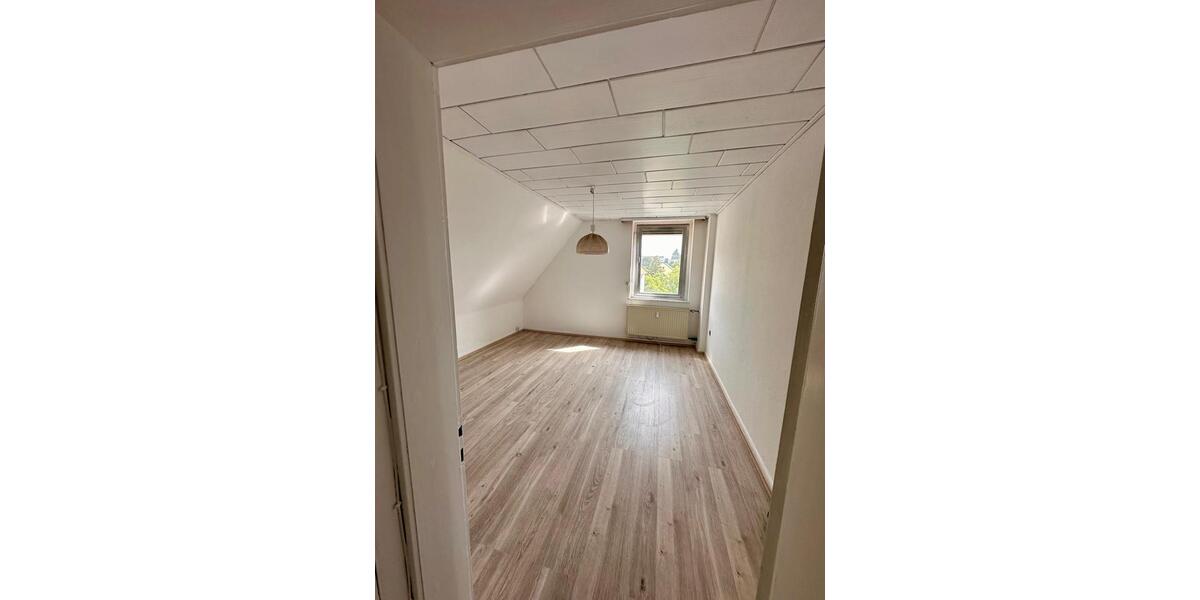 Dachgeschoßwohnung Solingen Ohligs - 3 Zimmer, 60 m&sup2;, 650&euro; | Angebot:27583768