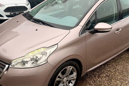 Peugeot 208 130.005 km 5.699 &euro; Gelsenkirchen 45888
