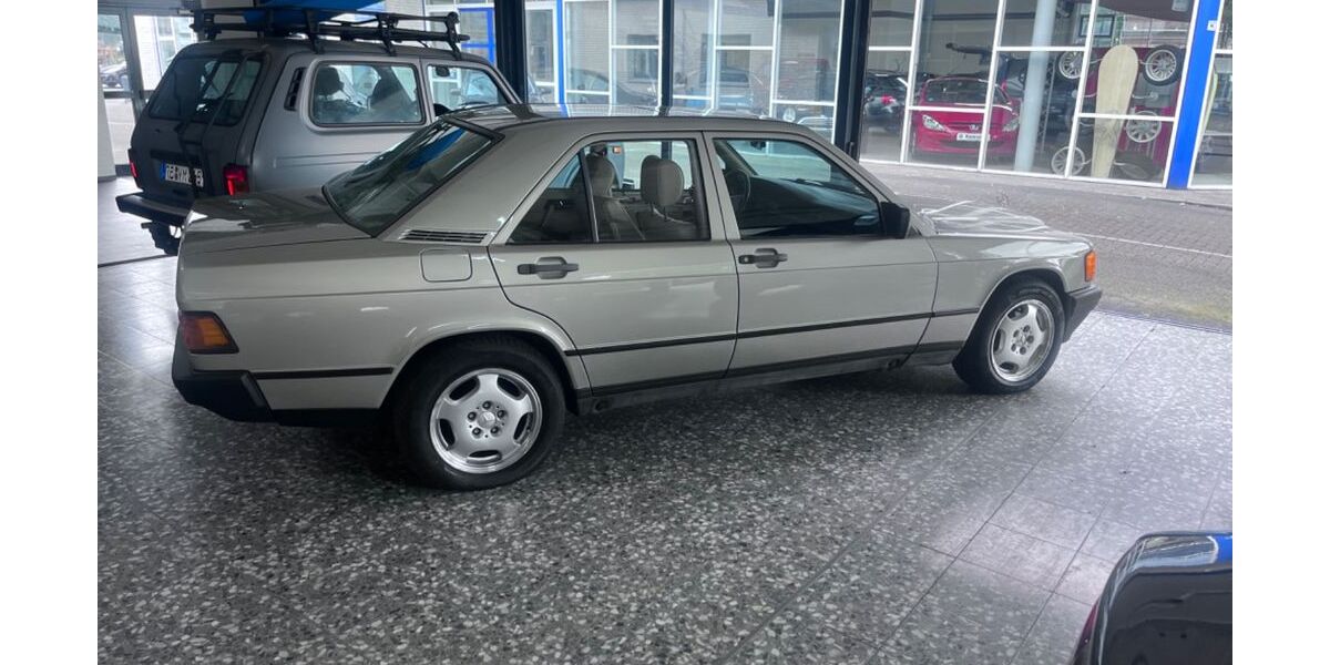 Mercedes-Benz 190 268.000 km 7.700 &euro; Gelsenkirchen 45892