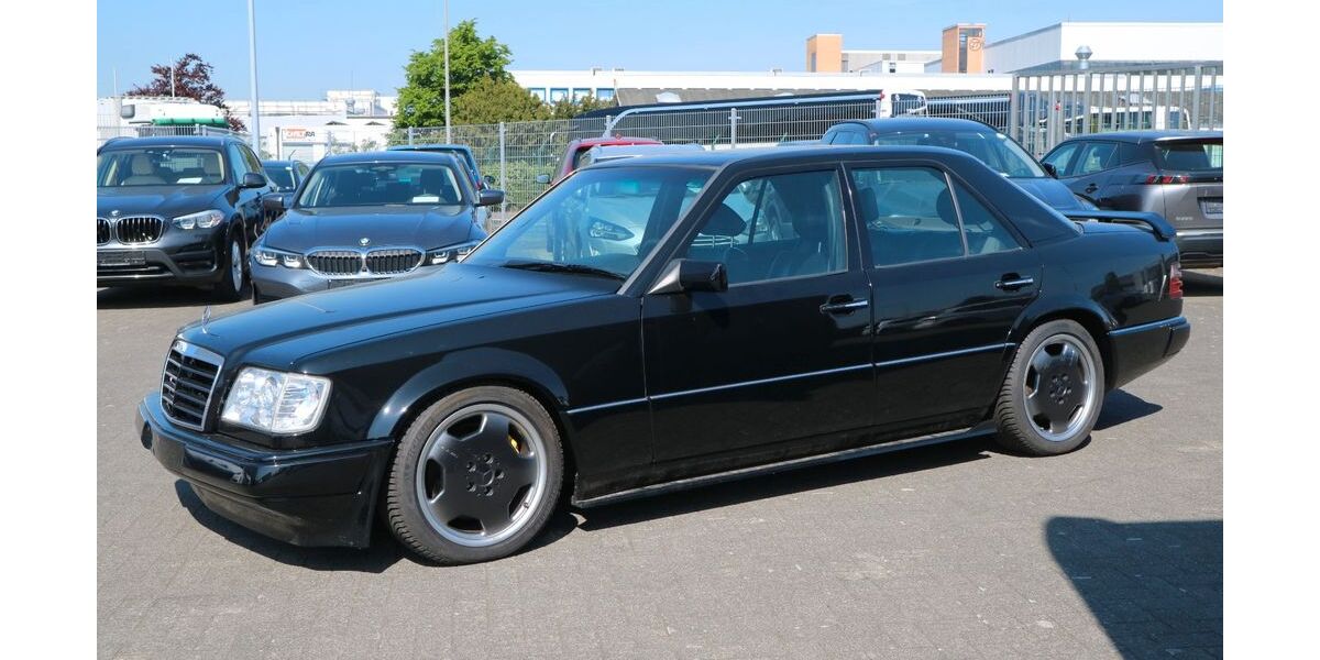 Mercedes-Benz 300 280.000 km 9.990 &euro; Neuss 41469