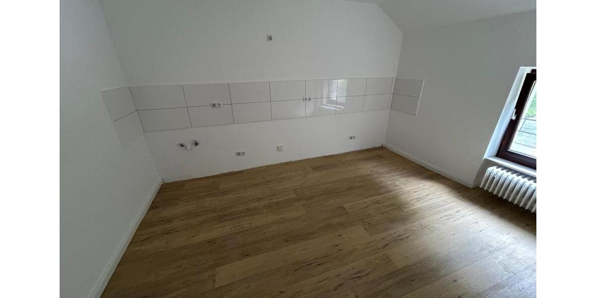 Etagenwohnung Wuppertal Arrenberg - 3 Zimmer, 95 m&sup2;, 1.000&euro; | Angebot:25216814