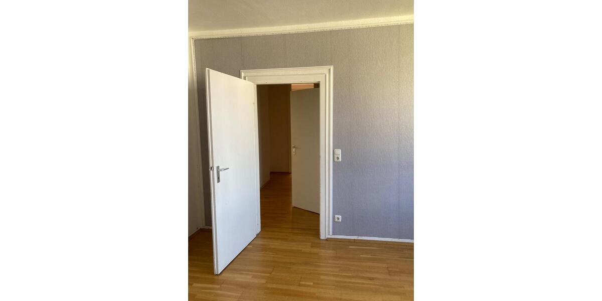 Etagenwohnung Mülheim an der Ruhr - 4 Zimmer, 105 m&sup2;, 675&euro; | Angebot:27536542