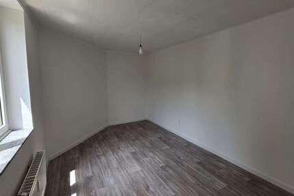 Haus Duisburg Marxloh - 3 Zimmer, 90 m&sup2;, 975&euro; | Angebot:27120386