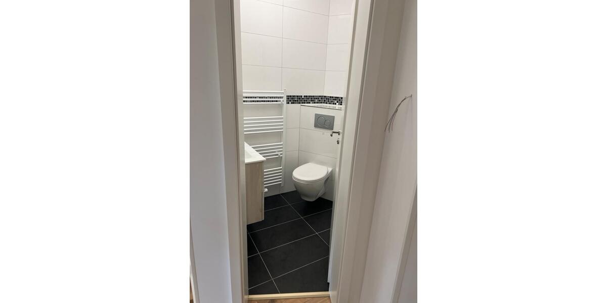 Etagenwohnung Remscheid Gemarkung Bergisch Born - 4 Zimmer, 135 m&sup2;, 1.700&euro; | Angebot:27536393
