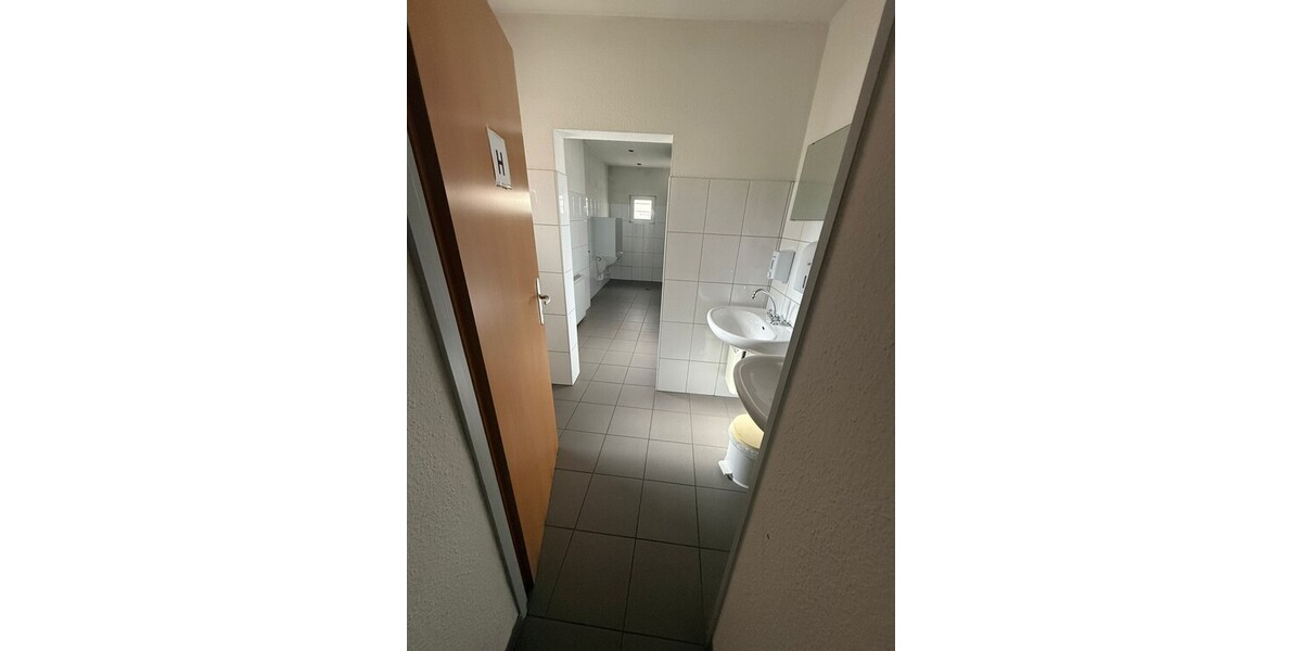 Vielseitige Gewerbefläche in Bochum – 123 m², Stellplätze & flexible Nutzung - Gewerbeobjekt Bochum / Laer Laer | Angebot:26059447