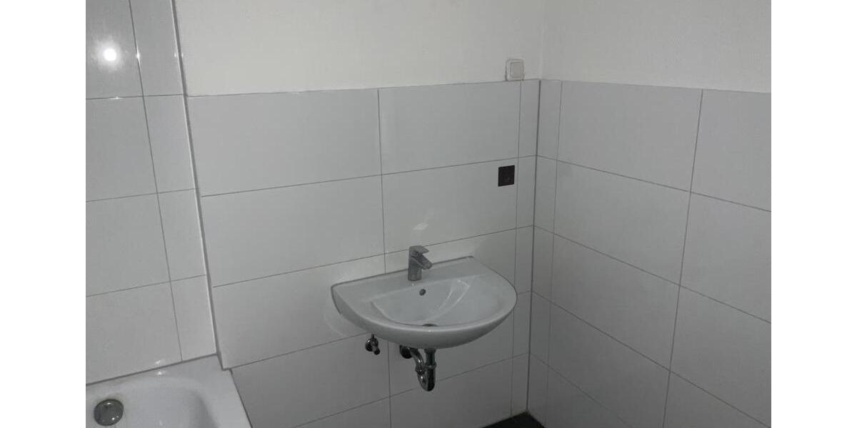 Erdgeschoßwohnung Duisburg Ruhrort - 3 Zimmer, 82 m&sup2;, 579&euro; | Angebot:26427129