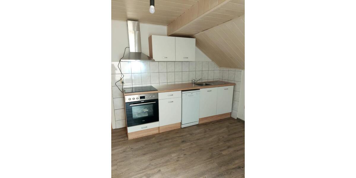 Dachgeschoßwohnung Duisburg Mittelmeiderich - 4.5 Zimmer, 115 m&sup2;, 860&euro; | Angebot:27535497