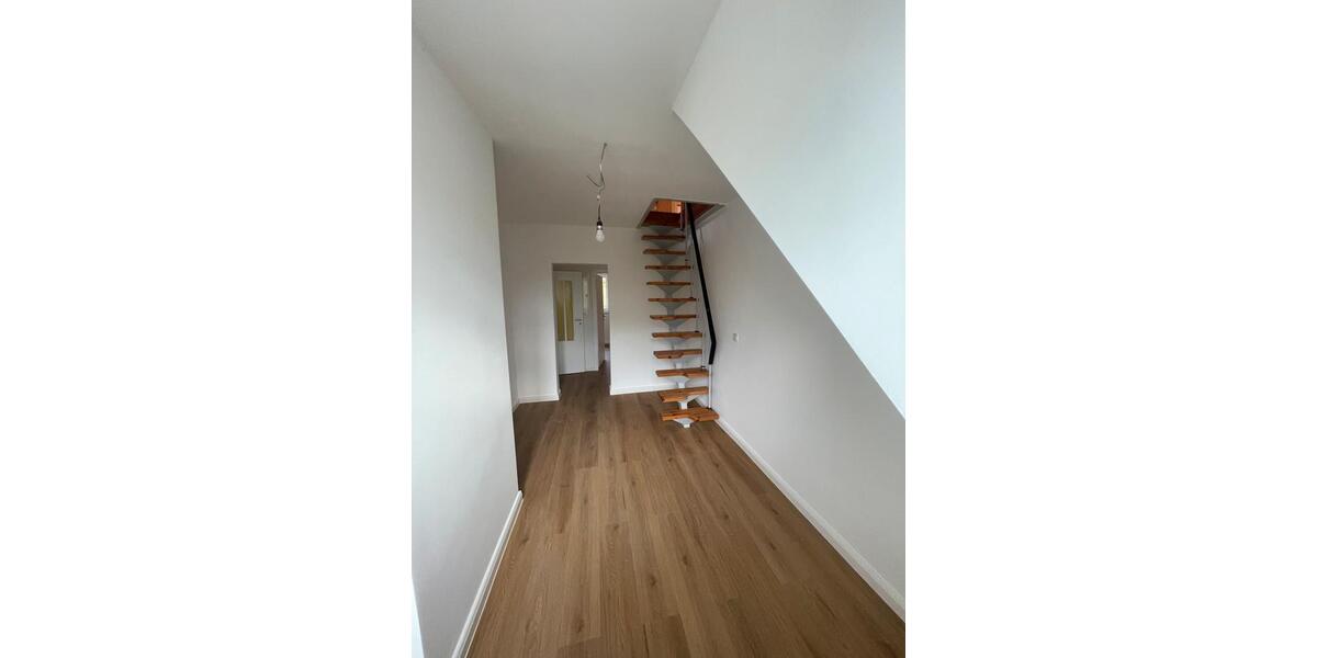 Doppelhaushälfte Düsseldorf Stadtbezirk 6 - 10 Zimmer, 275 m&sup2;, 4.650&euro; | Angebot:25945129