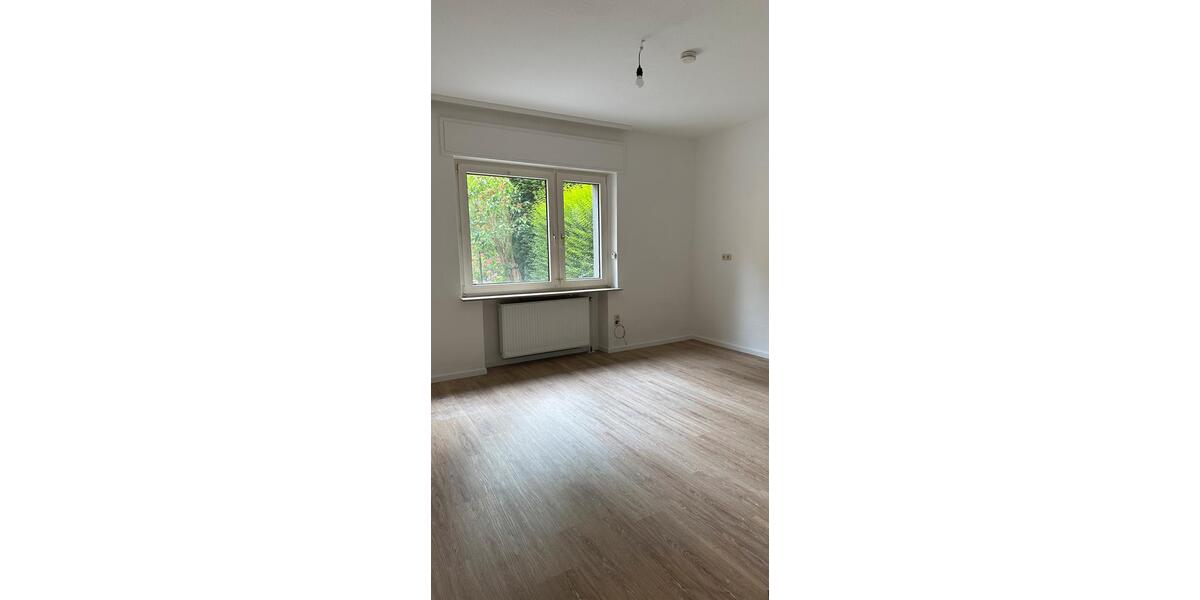 Hochparterre Essen Stadtbezirk II - 3 Zimmer, 94 m&sup2;, 1.100&euro; | Angebot:25841748
