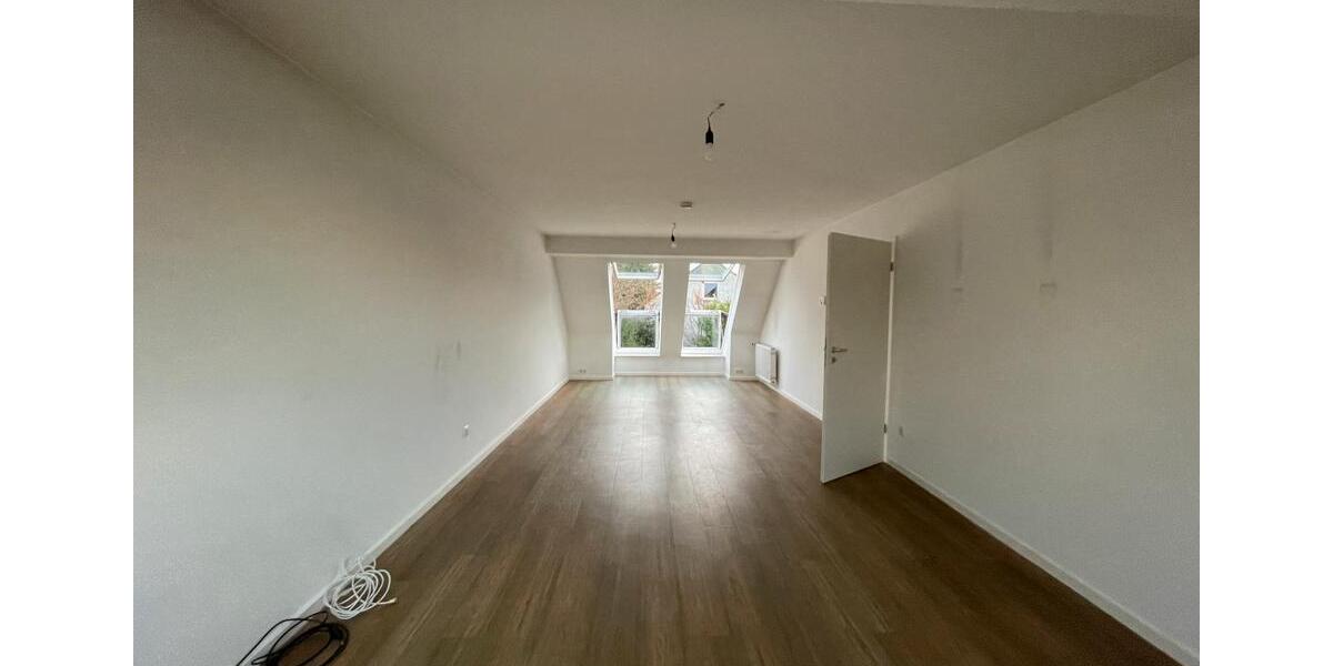 Dachgeschoßwohnung Essen Huttrop - 3.5 Zimmer, 87 m&sup2;, 1.044&euro; | Angebot:25377302