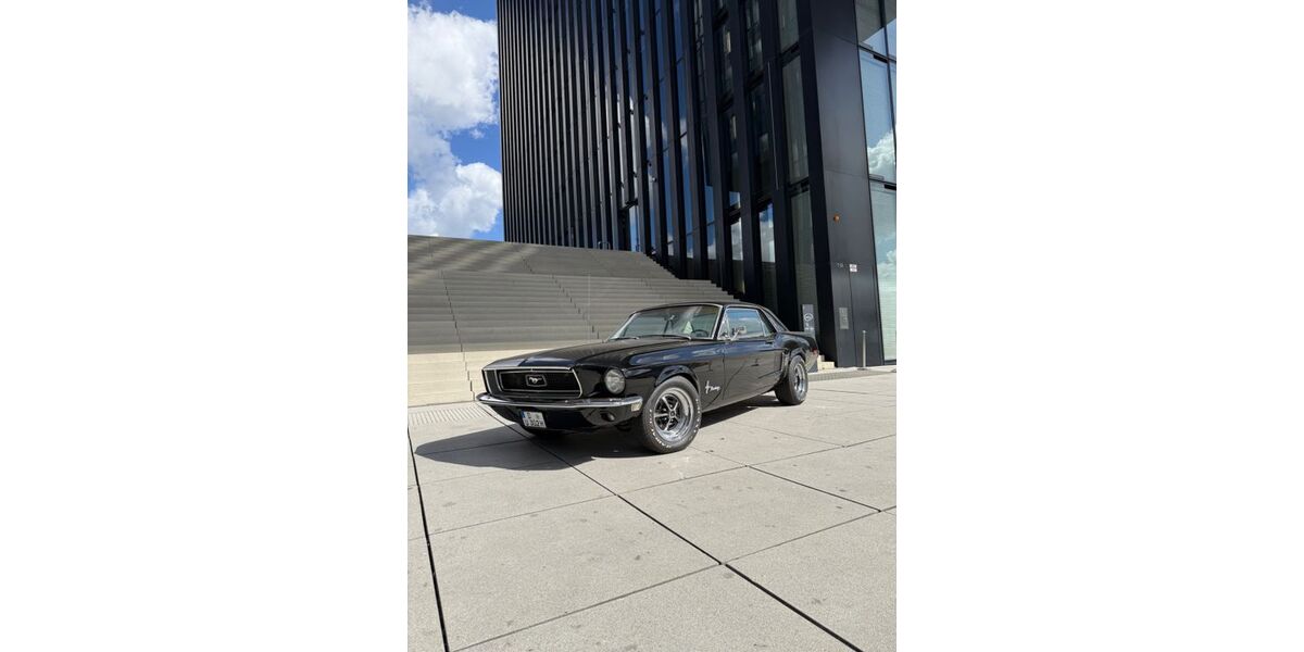 Ford Mustang 98.000 km 34.900 &euro; Düsseldorf 40221