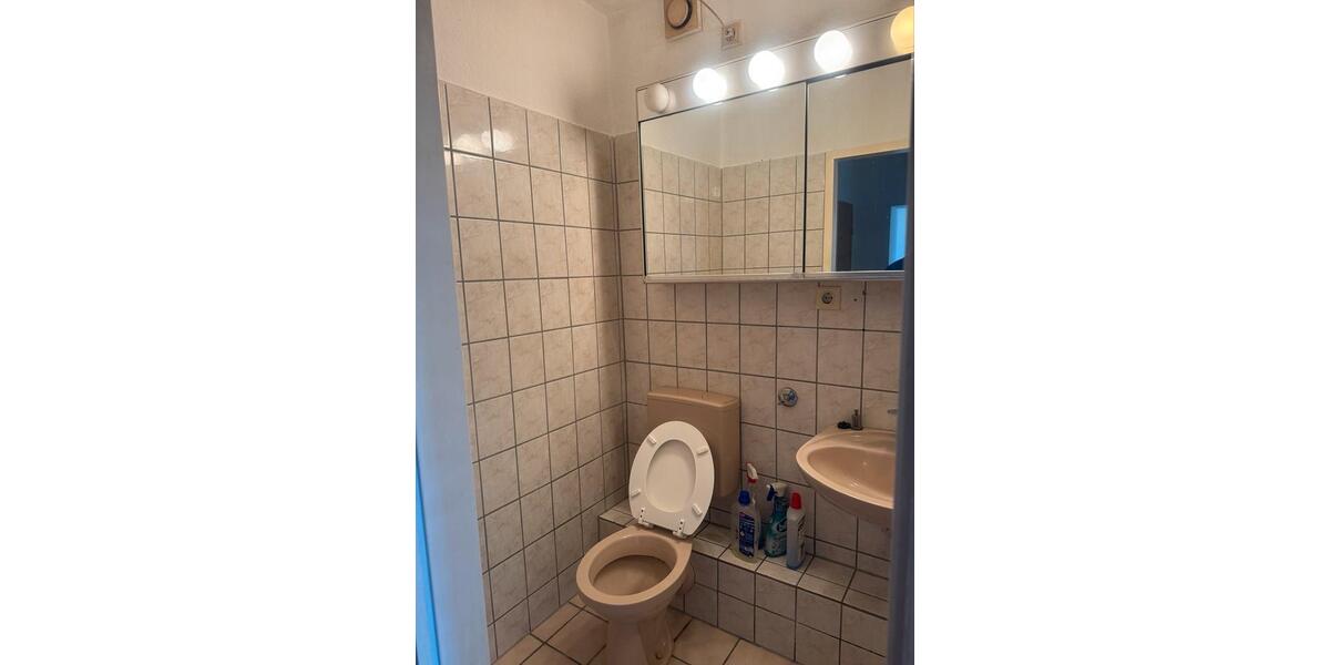 Etagenwohnung Düsseldorf Oberbilk - 2 Zimmer, 60 m&sup2;, 870&euro; | Angebot:25256383