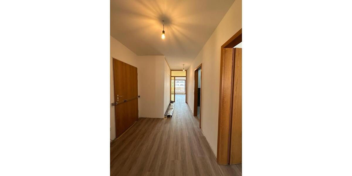 Etagenwohnung Düsseldorf Düsseltal - 2 Zimmer, 68 m&sup2;, 1.355&euro; | Angebot:25551511