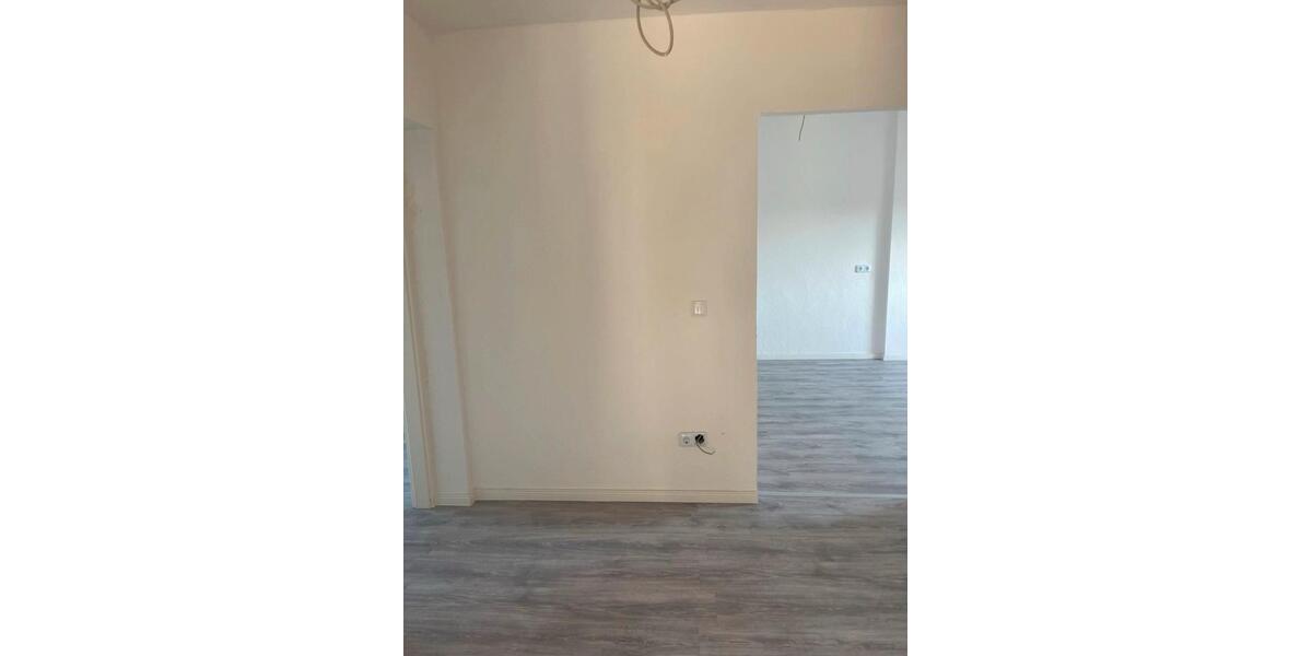 Dachgeschoßwohnung Duisburg Hamborn - 2 Zimmer, 80 m&sup2;, 750&euro; | Angebot:27567733