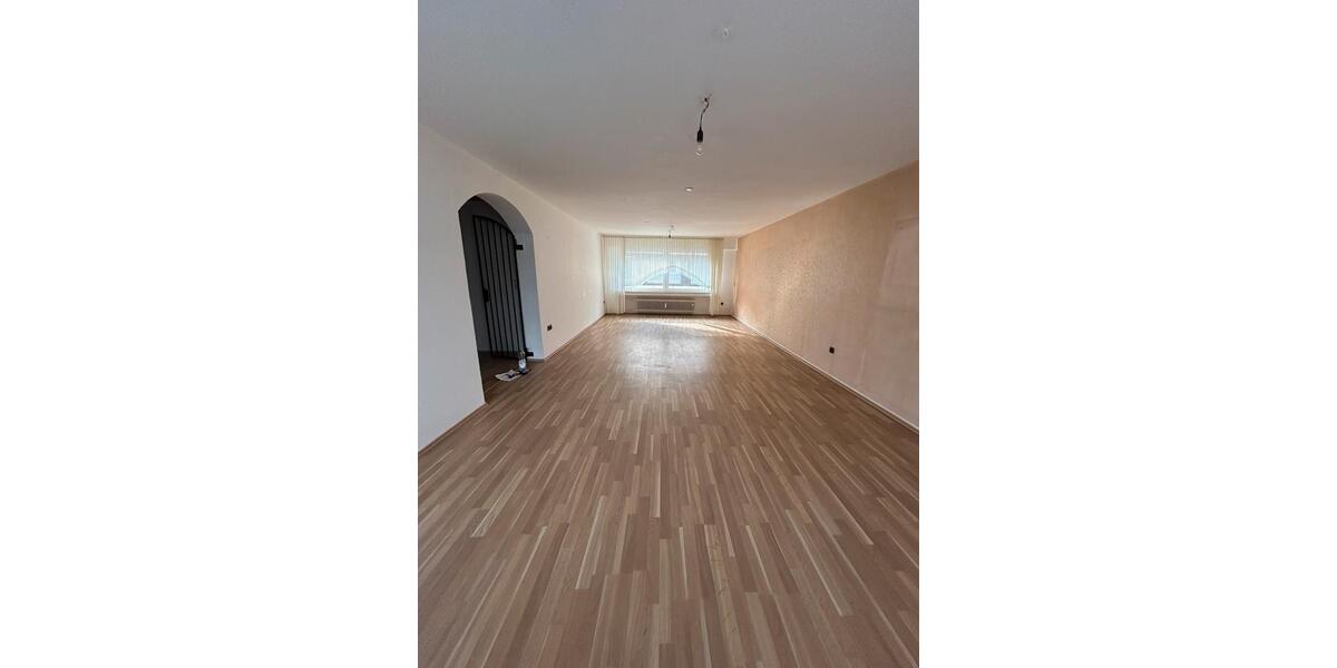 Etagenwohnung Bochum Bochum-Mitte - 3 Zimmer, 100 m&sup2;, 800&euro; | Angebot:26045502