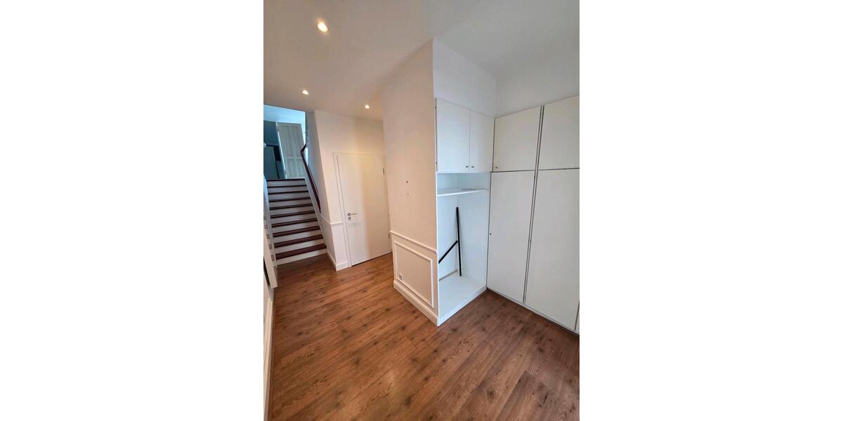 Maisonettenwohnung Duisburg Essenberg - 5 Zimmer, 155 m&sup2;, 1.050&euro; | Angebot:27552153