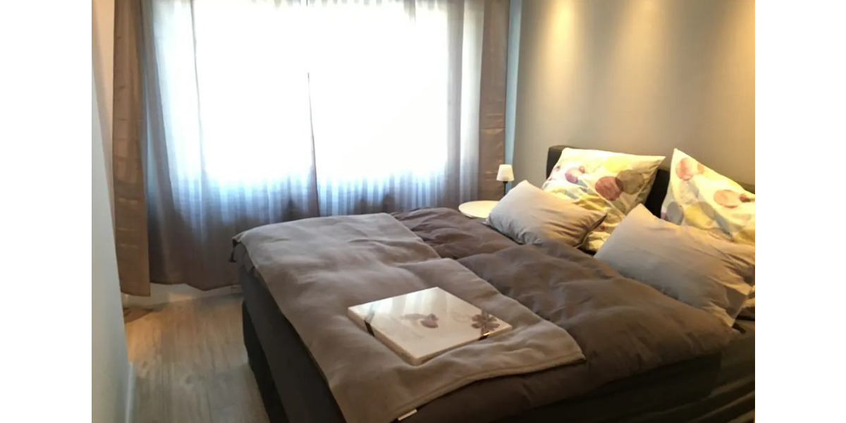 Etagenwohnung Düsseldorf Altstadt - 2 Zimmer, 72 m&sup2;, 500&euro; | Angebot:25958300