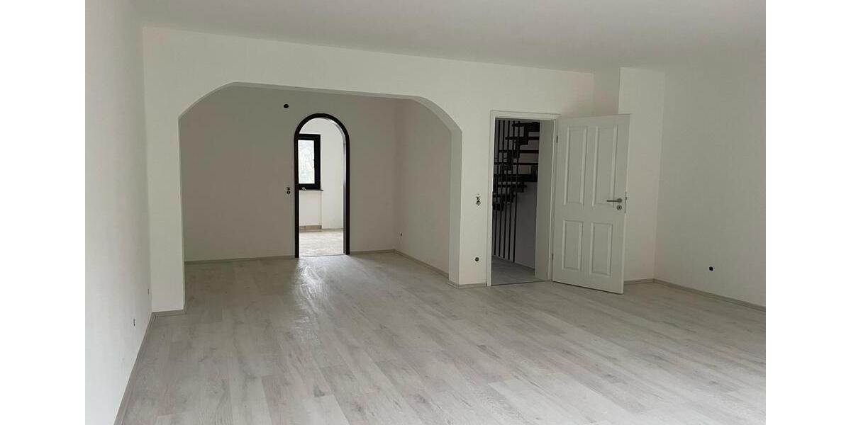 Reihenhaus Wuppertal Gemarkung Elberfeld - 5 Zimmer, 165 m&sup2;, 1.800&euro; | Angebot:25975942