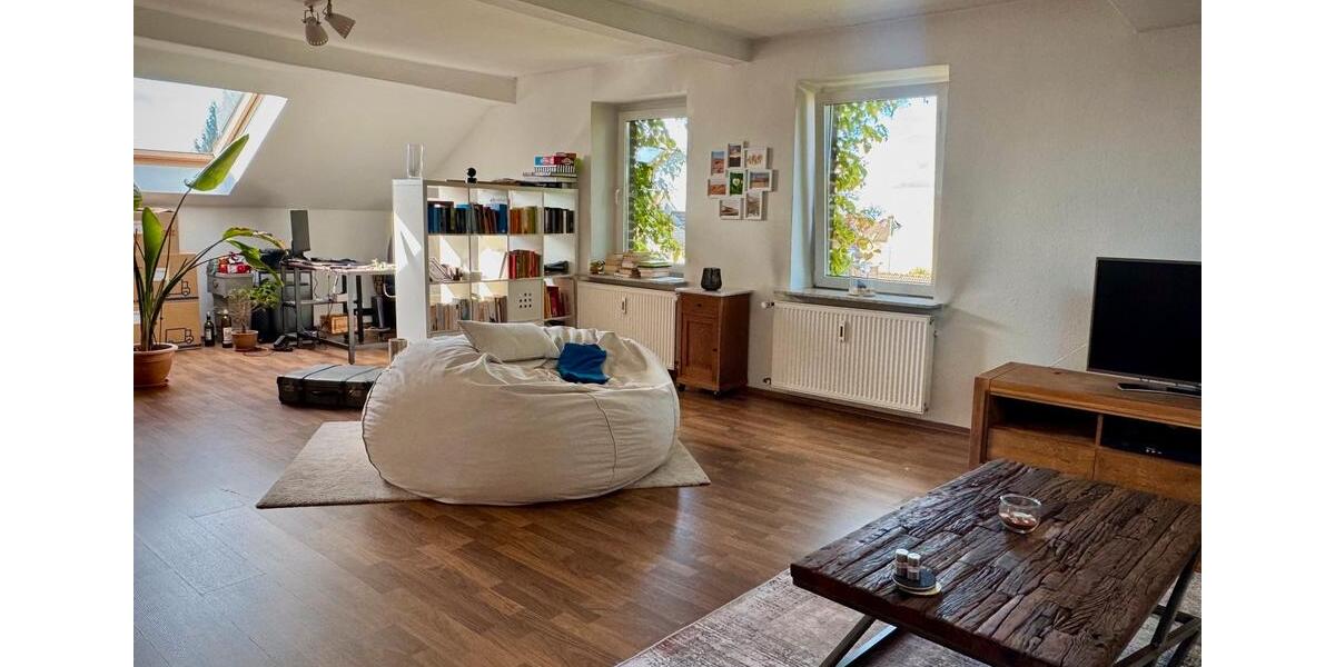 Dachgeschoßwohnung Solingen Wald - 3 Zimmer, 129 m&sup2;, 1.150&euro; | Angebot:27589816