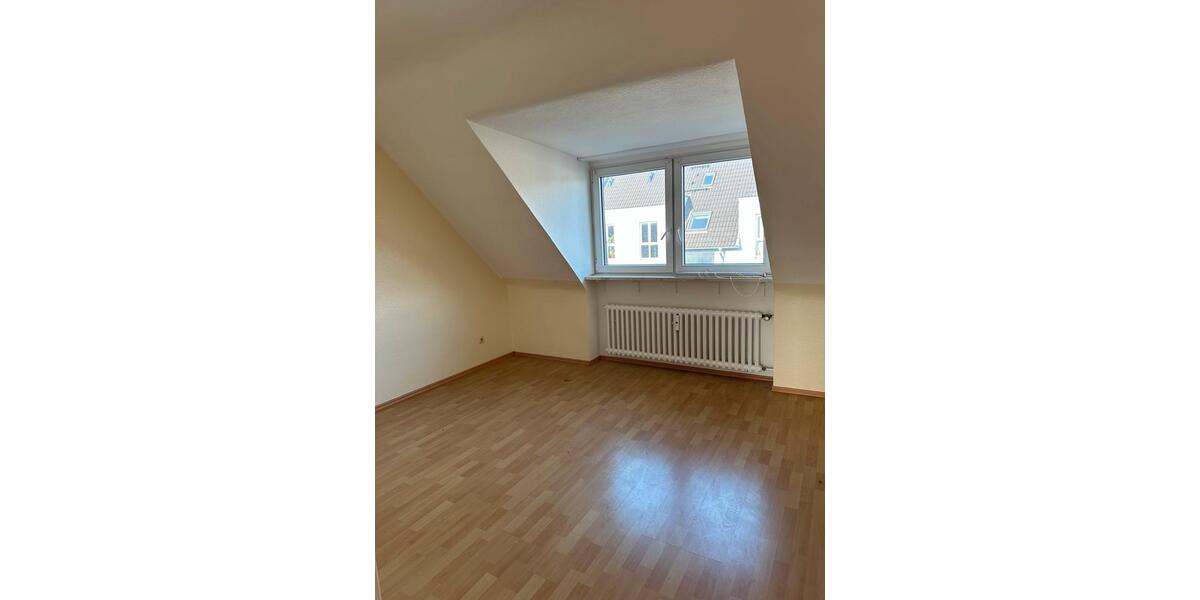 Dachgeschoßwohnung Duisburg Duisburg-Mitte - 3 Zimmer, 63 m&sup2;, 500&euro; | Angebot:27544571