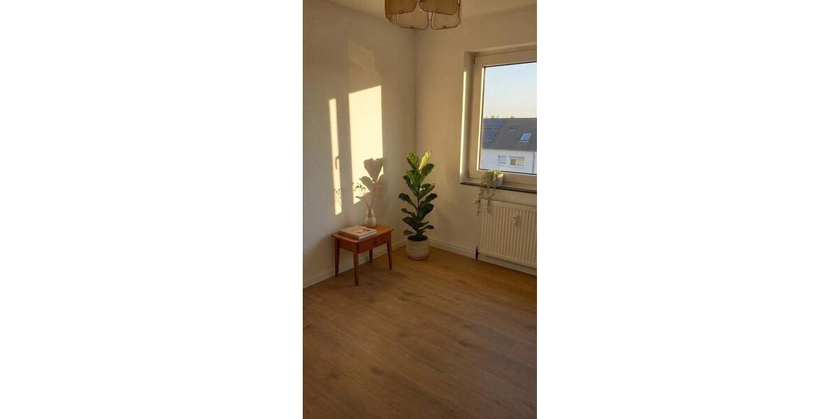 Etagenwohnung Gelsenkirchen Ückendorf - 4 Zimmer, 75 m&sup2;, 562&euro; | Angebot:25782969