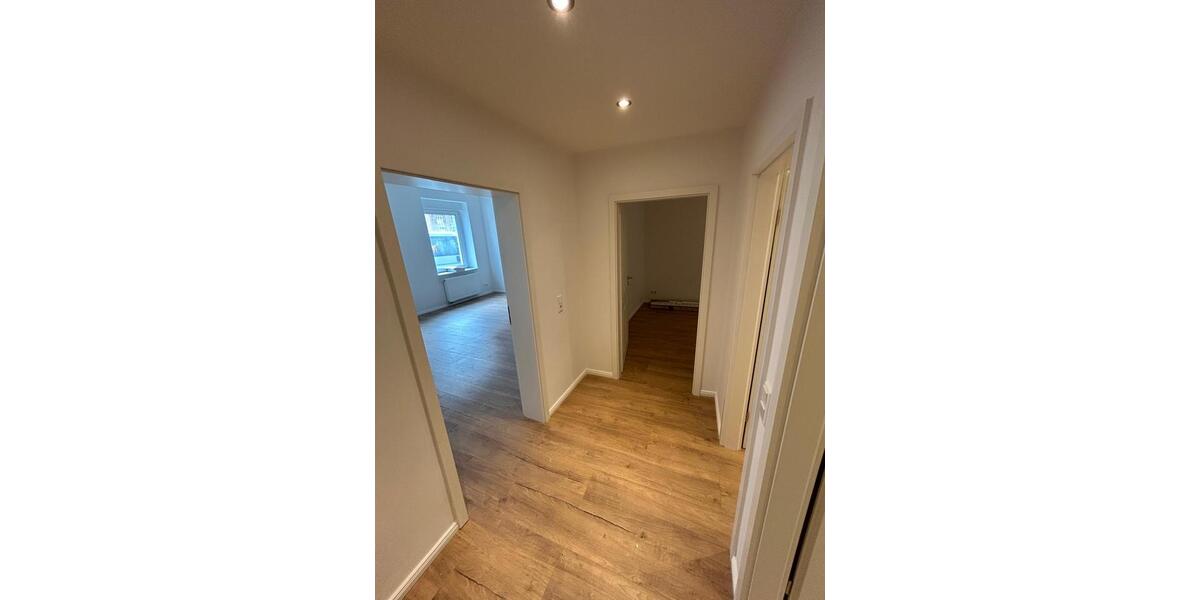 Erdgeschoßwohnung Wuppertal Arrenberg - 2 Zimmer, 68 m&sup2;, 715&euro; | Angebot:25887574