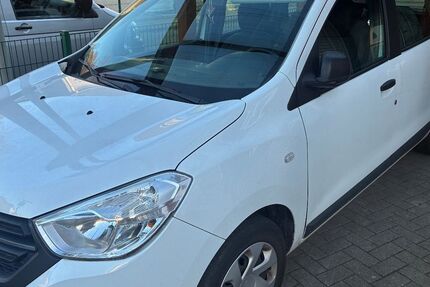 Dacia Lodgy 58.000 km 8.900 &euro; Oberhausen 46047