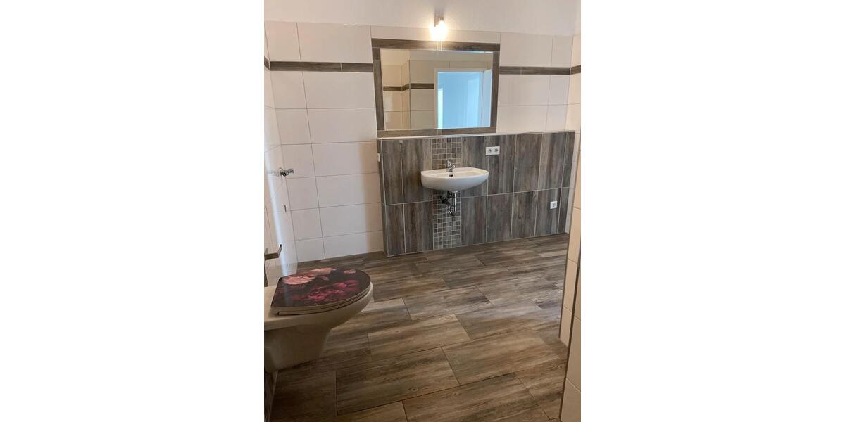 Erdgeschoßwohnung Remscheid Gemarkung Bergisch Born - 3 Zimmer, 90 m&sup2;, 1.250&euro; | Angebot:25974606