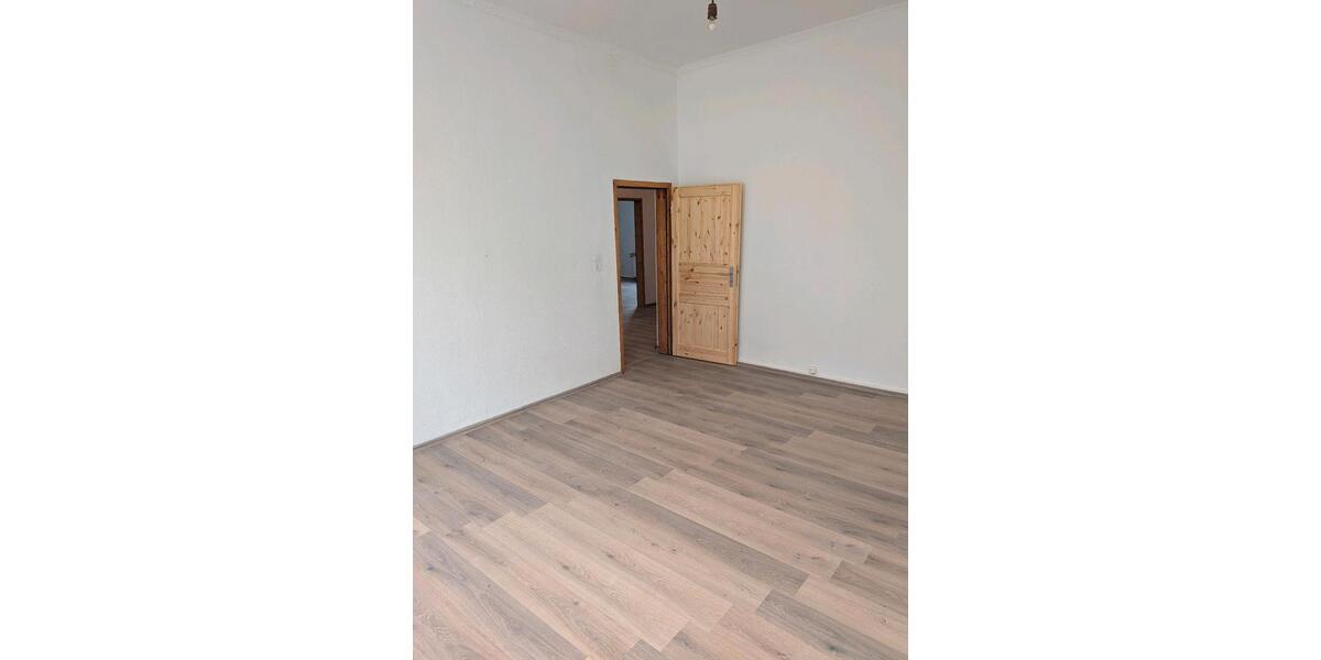 Etagenwohnung Schwelm - 4 Zimmer, 110 m&sup2;, 1.200&euro; | Angebot:25943765