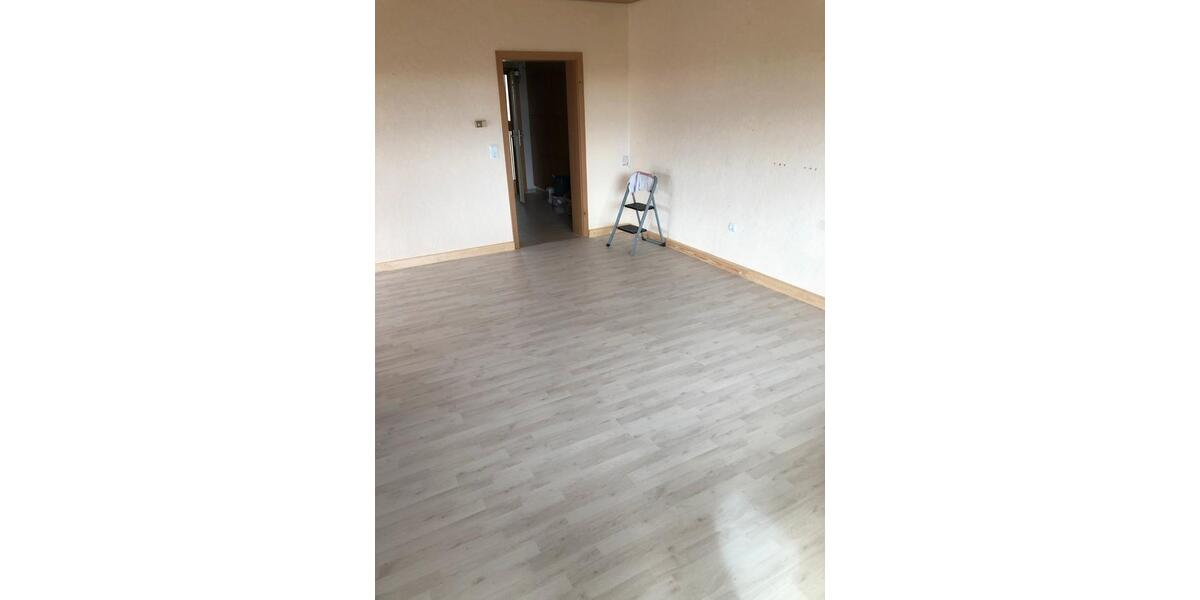 Etagenwohnung Remscheid Remscheid-Süd - 2 Zimmer, 72 m&sup2;, 570&euro; | Angebot:25900244