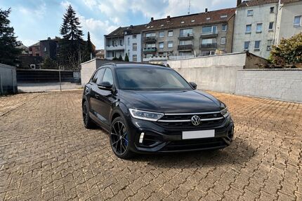 VW T-Roc 7.235 km 42.900 &euro; Duisburg 47137
