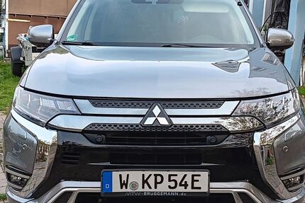 Mitsubishi Plug-in Hybrid Outlander 122.000 km 18.000 &euro; Wuppertal 42111