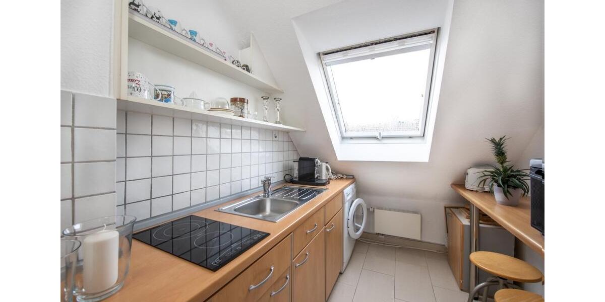 Dachgeschoßwohnung Düsseldorf Stadtbezirk 9 - 2 Zimmer, 60 m&sup2;, 1.200&euro; | Angebot:24803231