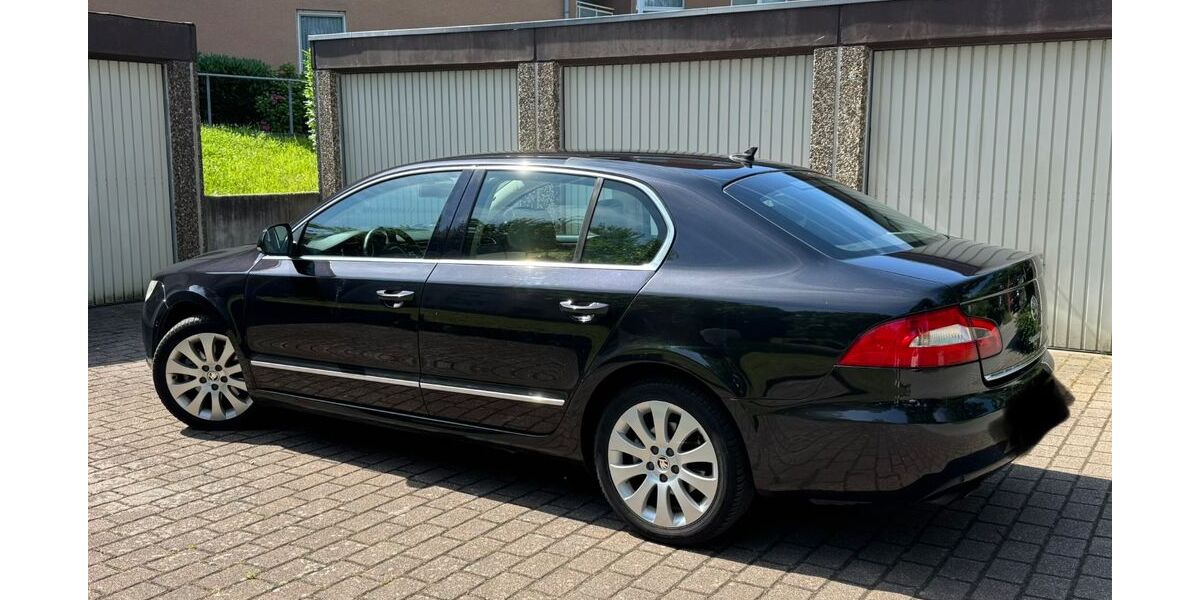 Skoda Superb 172.800 km 9.150 &euro; Bochum 44879