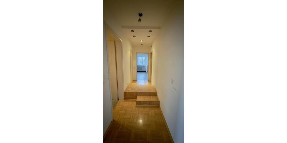 Etagenwohnung Gelsenkirchen - 3 Zimmer, 98 m&sup2;, 760&euro; | Angebot:25625252
