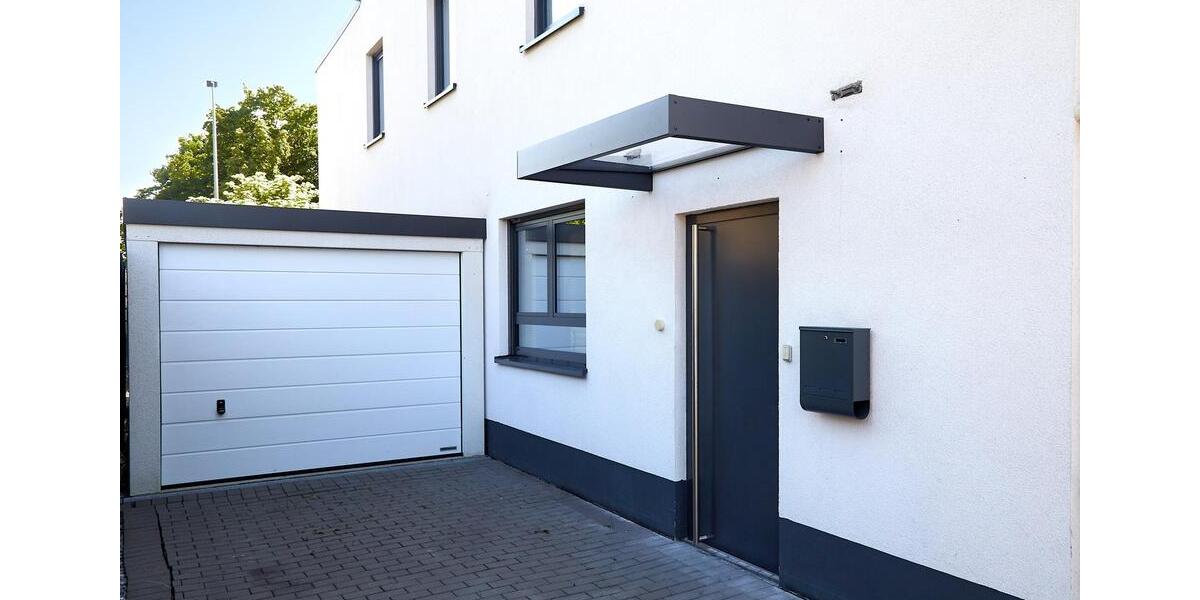 Doppelhaushälfte Meerbusch - 5 Zimmer, 205 m&sup2;, 2.800&euro; | Angebot:25905974