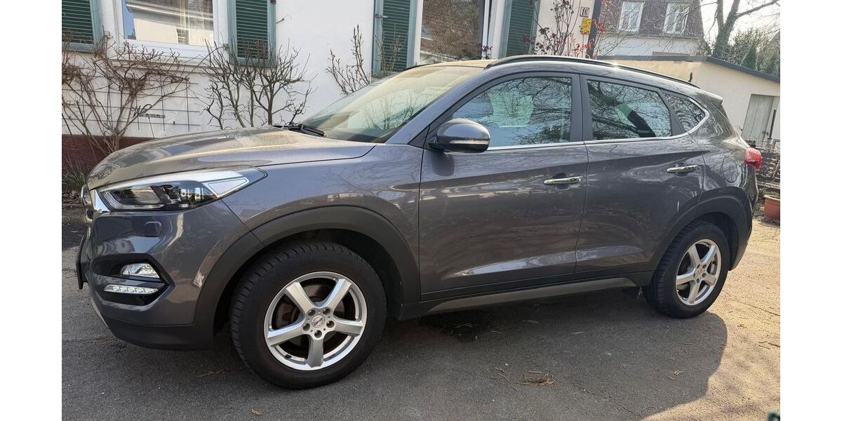 Hyundai TUCSON 72.000 km 18.100 &euro; Wuppertal 42283