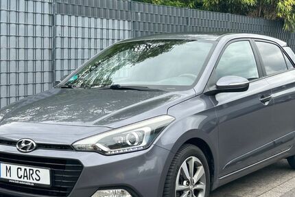 Hyundai i20 121.000 km 7.499 &euro; Solingen 42655