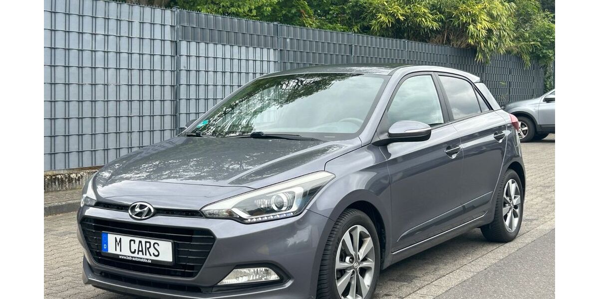 Hyundai i20 121.000 km 7.499 &euro; Solingen 42655
