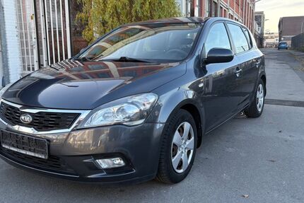 Kia ceed / Ceed 169.000 km 2.800 &euro; Hilden 40721