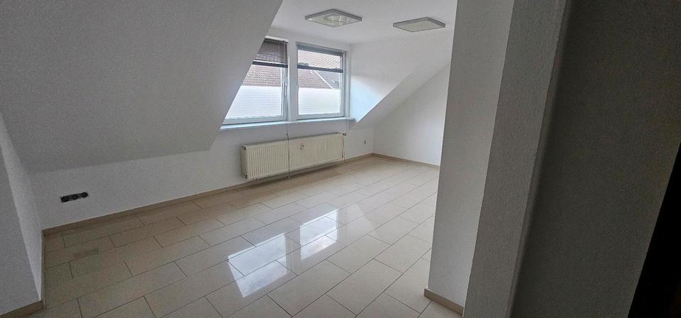 Dachgeschoßwohnung Oberhausen Osterfeld - 3.5 Zimmer, 63 m&sup2;, 860&euro; | Angebot:27539109