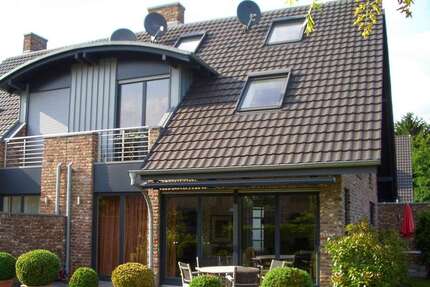 Haus Neuss Gnadental - 5 Zimmer, 250 m&sup2;, 2.750&euro; | Angebot:27233520