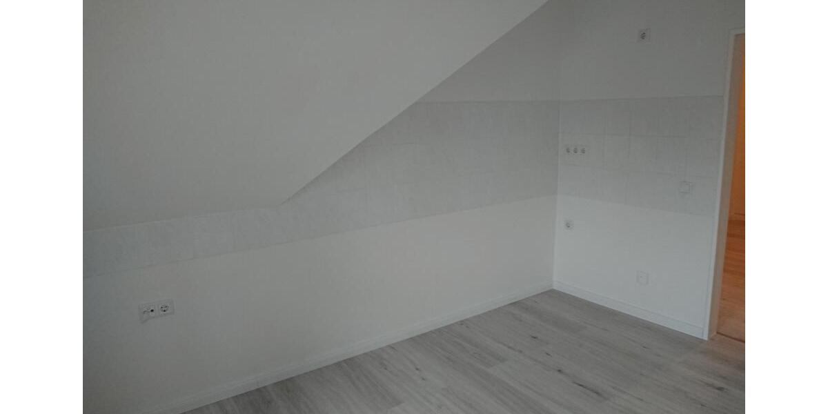 Dachgeschoßwohnung Solingen Wald - 2 Zimmer, 78 m&sup2;, 650&euro; | Angebot:27553825