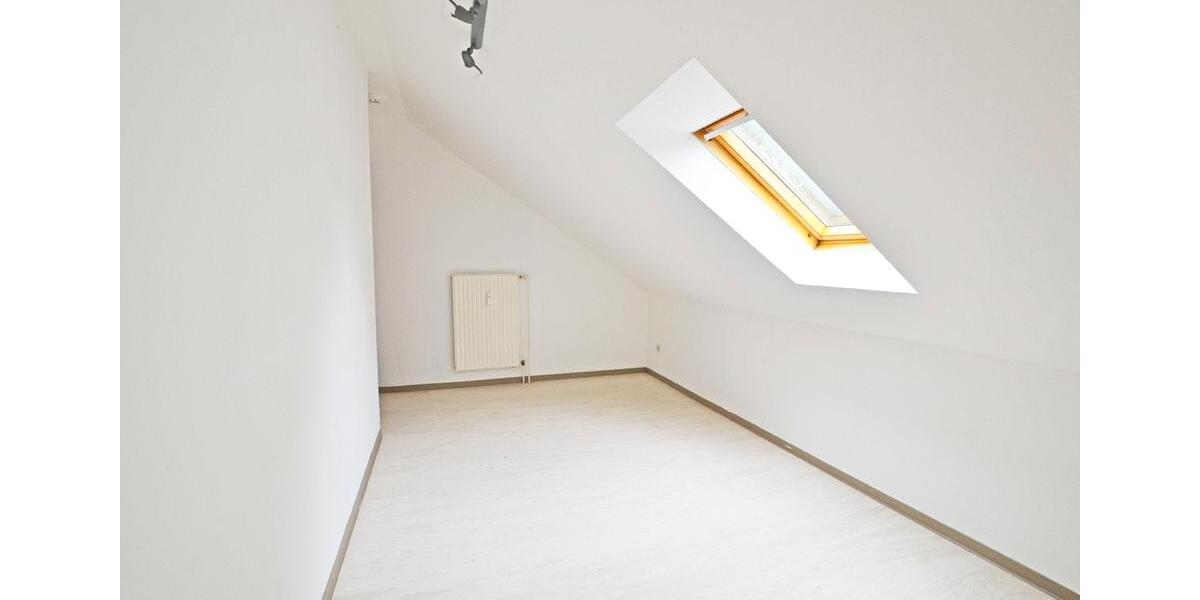 Dachgeschoßwohnung Duisburg Walsum - 3 Zimmer, 72 m&sup2;, 585&euro; | Angebot:25765138