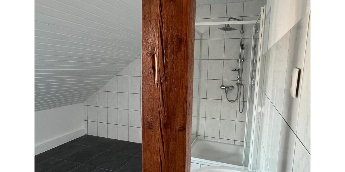 Dachgeschoßwohnung Ennepetal - 2.5 Zimmer, 100 m&sup2;, 980&euro; | Angebot:25903473