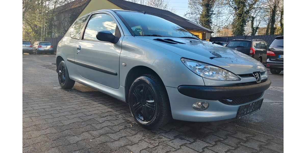 Peugeot 206 134.500 km 1.699 &euro; Essen 45326