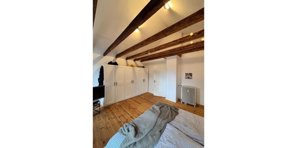 Dachgeschoßwohnung Duisburg Laar - 3 Zimmer, 77 m&sup2;, 725&euro; | Angebot:25343395