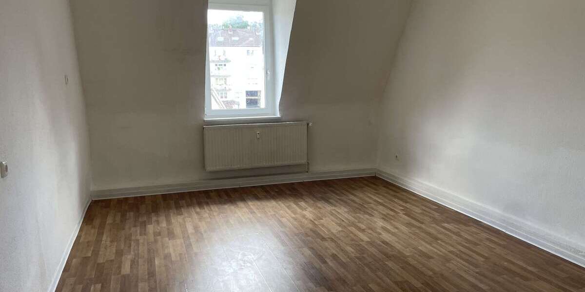 Etagenwohnung Wuppertal Gemarkung Barmen - 3 Zimmer, 96 m&sup2;, 749&euro; | Angebot:26981948