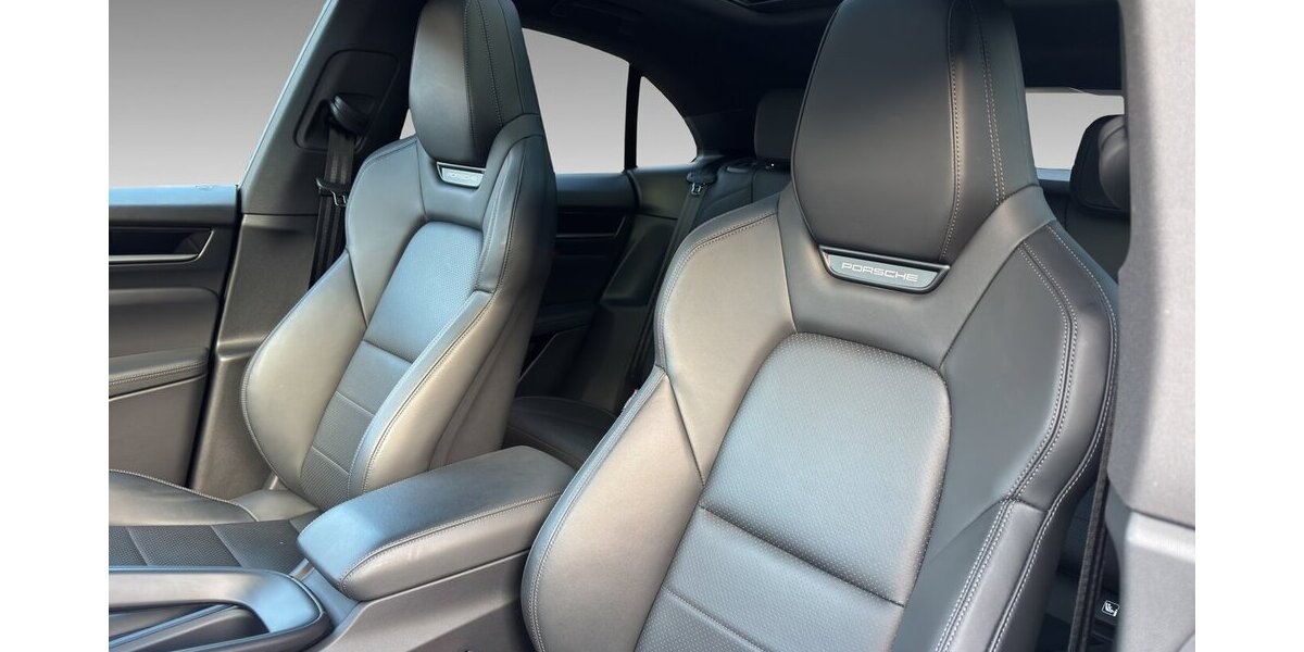 Porsche Macan 4 Chrono Pano Sportsitz 0,25% 12.490 km 76.600 &euro; Wuppertal 42327